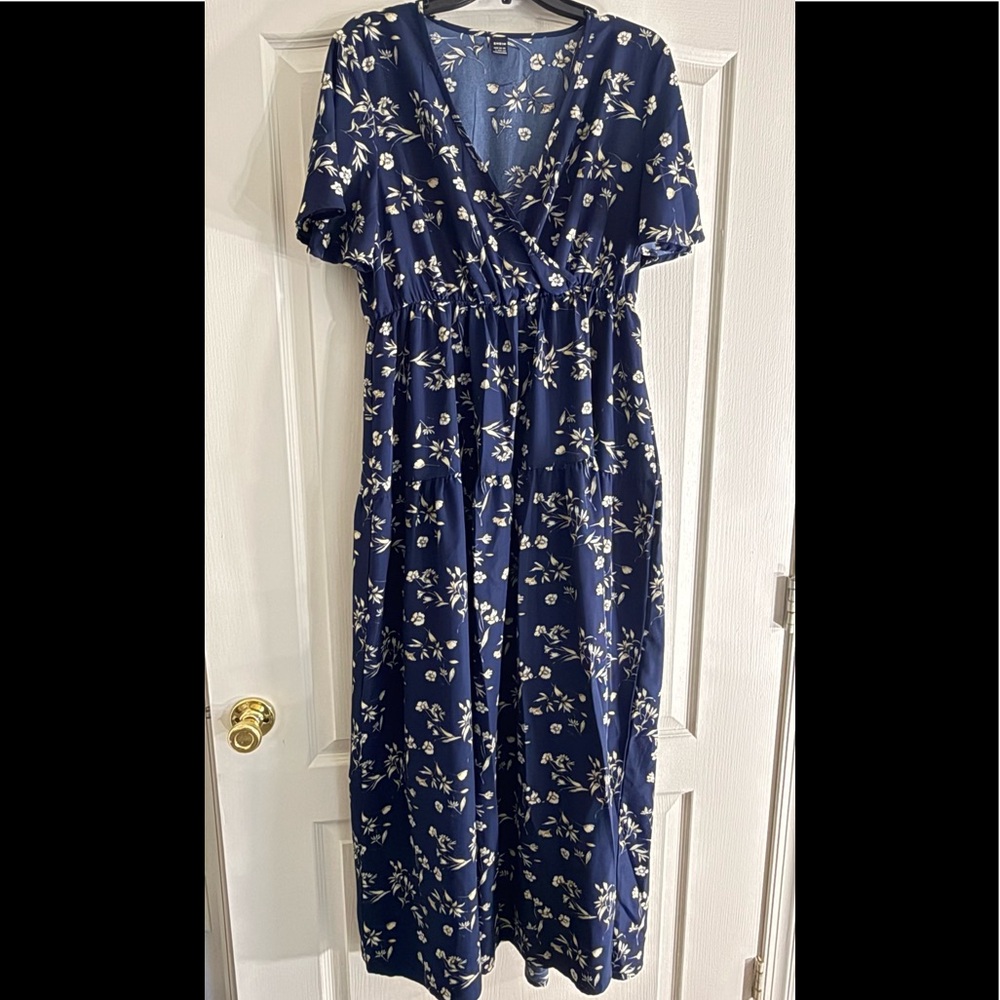 Women flared sleeved v neck maxi dress
